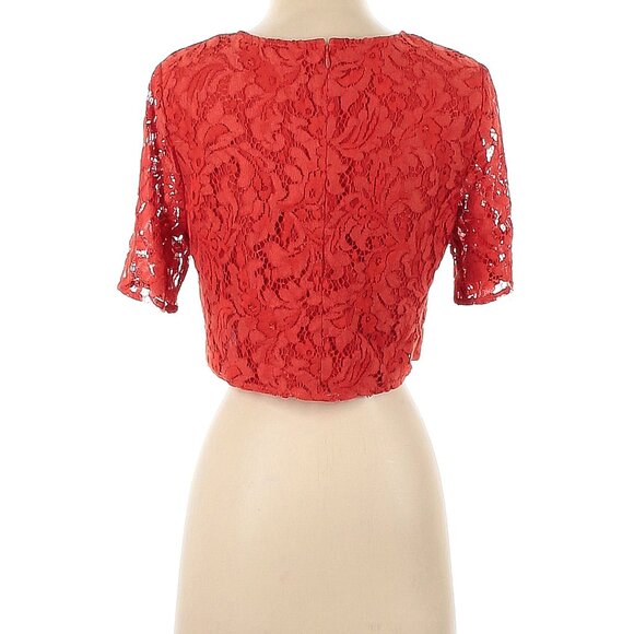 Lovers + Friends Red Lace Short Sleeve Top - Picture 2 of 2